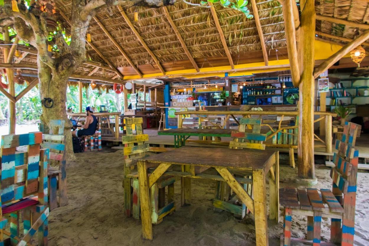 Playa 506 Beachfront Hostel Puerto Viejo de Talamanca エクステリア 写真