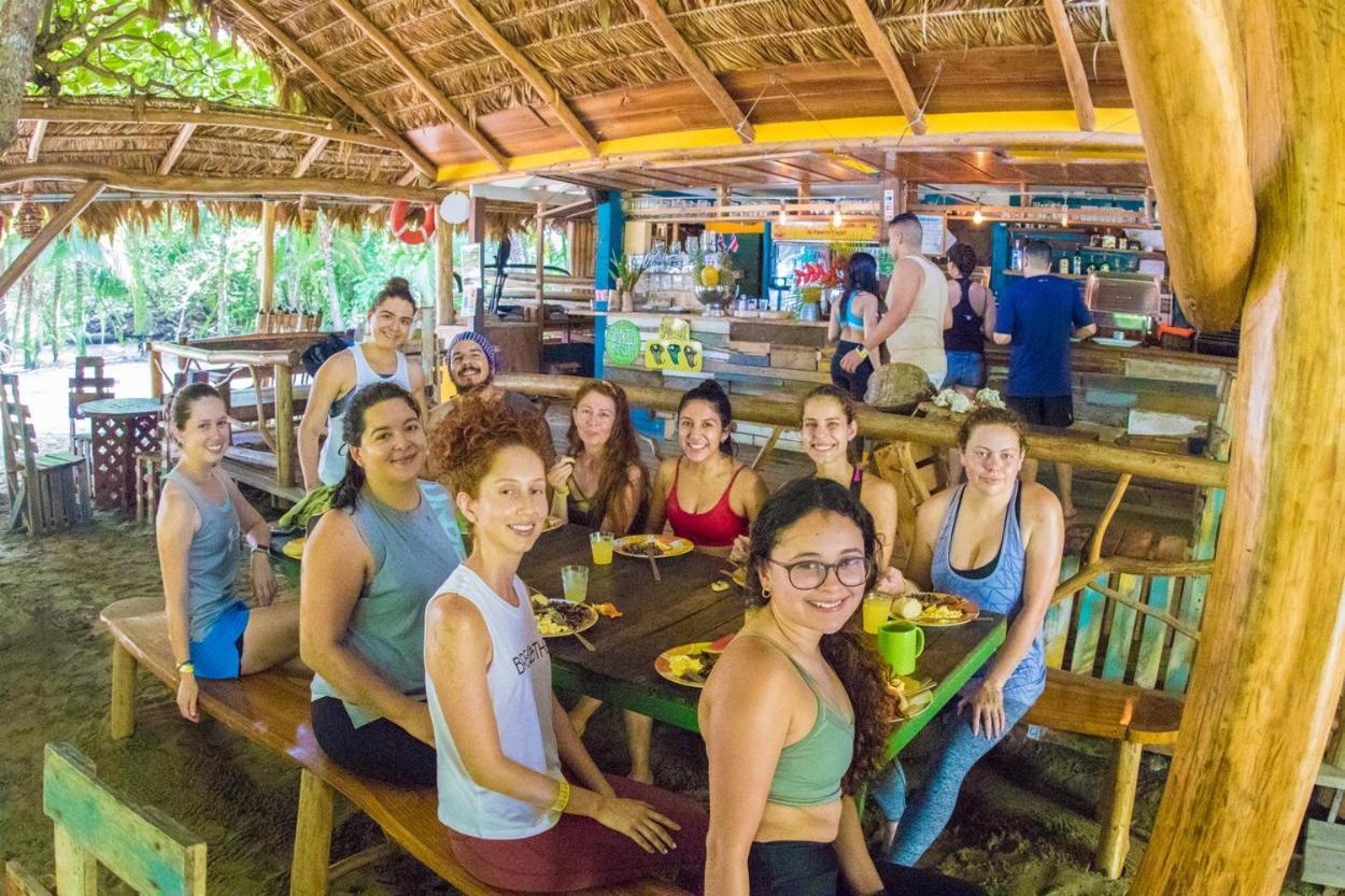 Playa 506 Beachfront Hostel Puerto Viejo de Talamanca エクステリア 写真