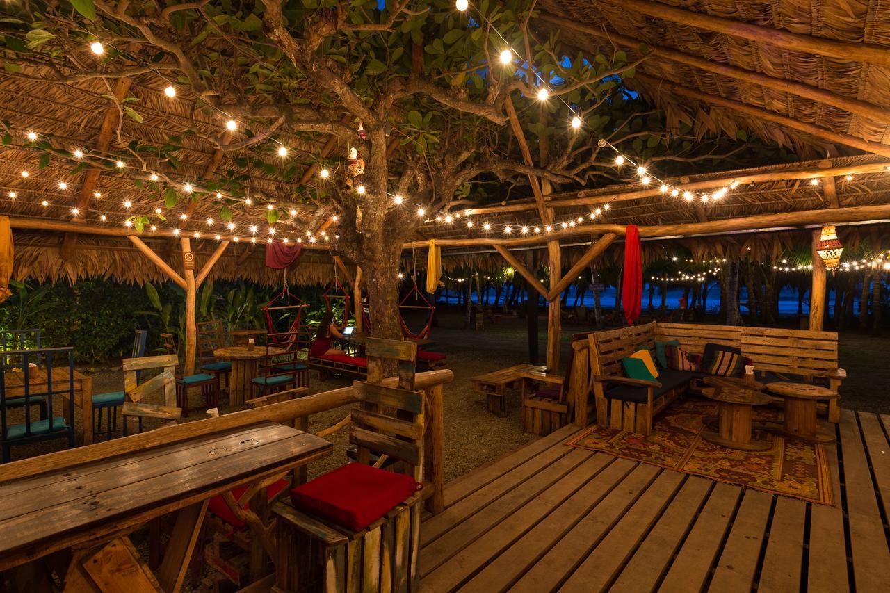 Playa 506 Beachfront Hostel Puerto Viejo de Talamanca エクステリア 写真